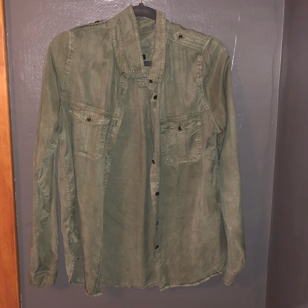 Green button down